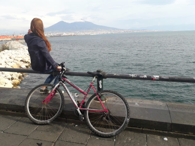 Na kole v Neapoli