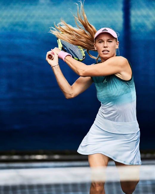 Caroline Wozniacki v nové kolekci tenisového oblečení adidas
